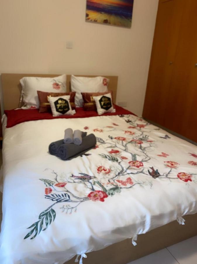 Larnaca Beach Apartment エクステリア 写真